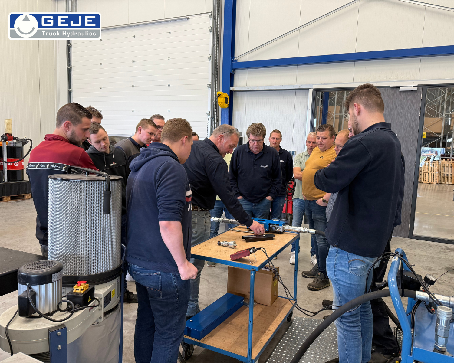 Hydrauliektraining bij GEJE met LVS Trucks