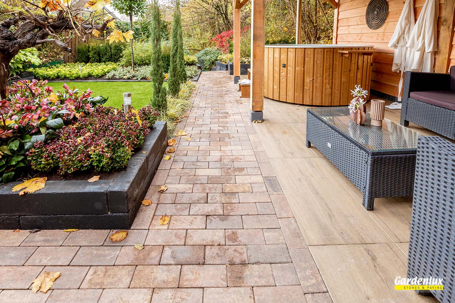 De Grote Tuinverbouwing: Een groene en luxe tuin De Grote Tuinverbouwing: Een groene en luxe tuin